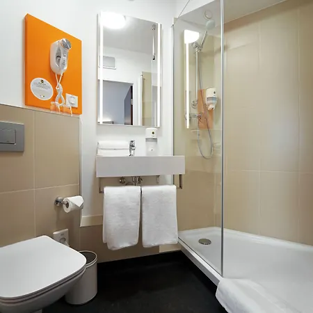 Centrum Hotel 2*